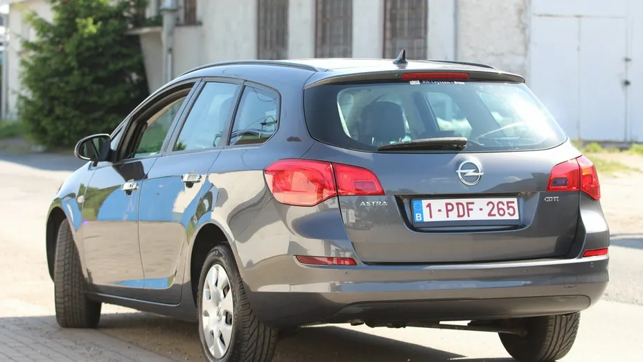 OPEL Astra -