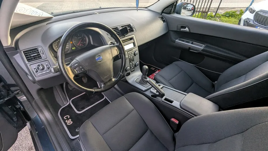 VOLVO C30 -