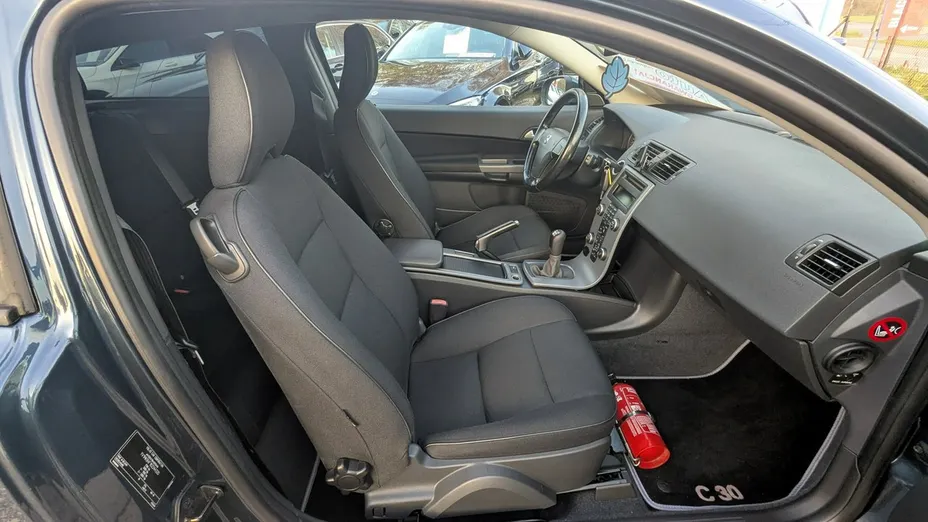 VOLVO C30 -