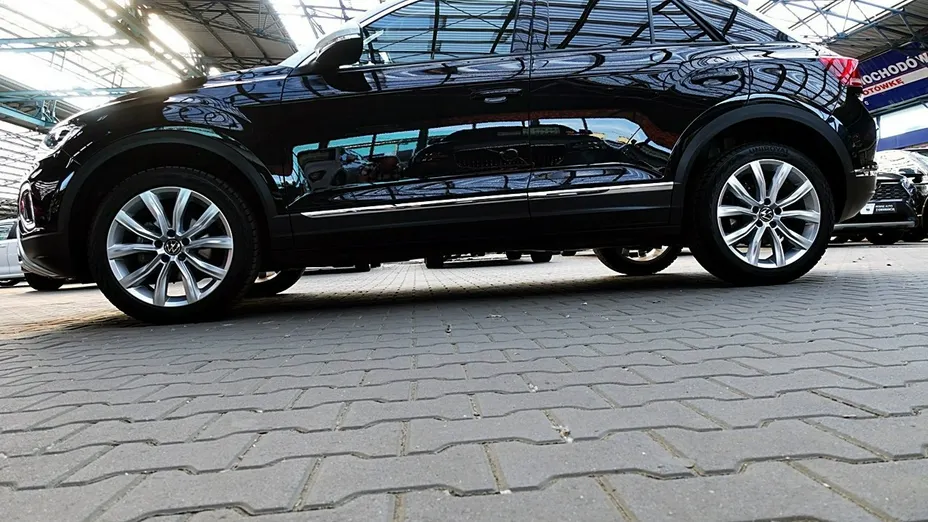 VOLKSWAGEN T-ROC -