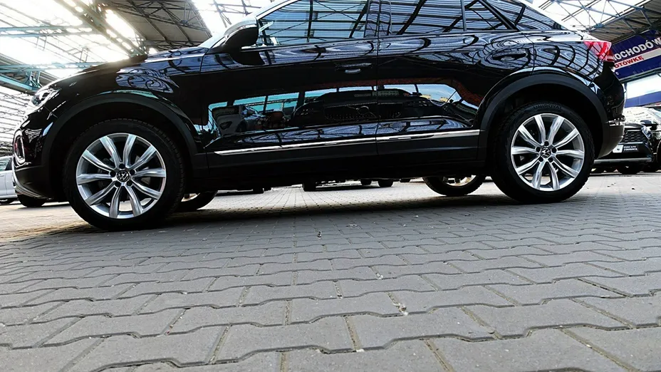 VOLKSWAGEN T-ROC -