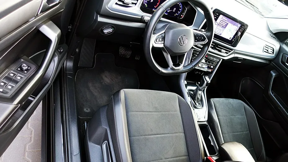 VOLKSWAGEN T-ROC -