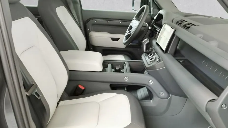 LAND ROVER Defender -