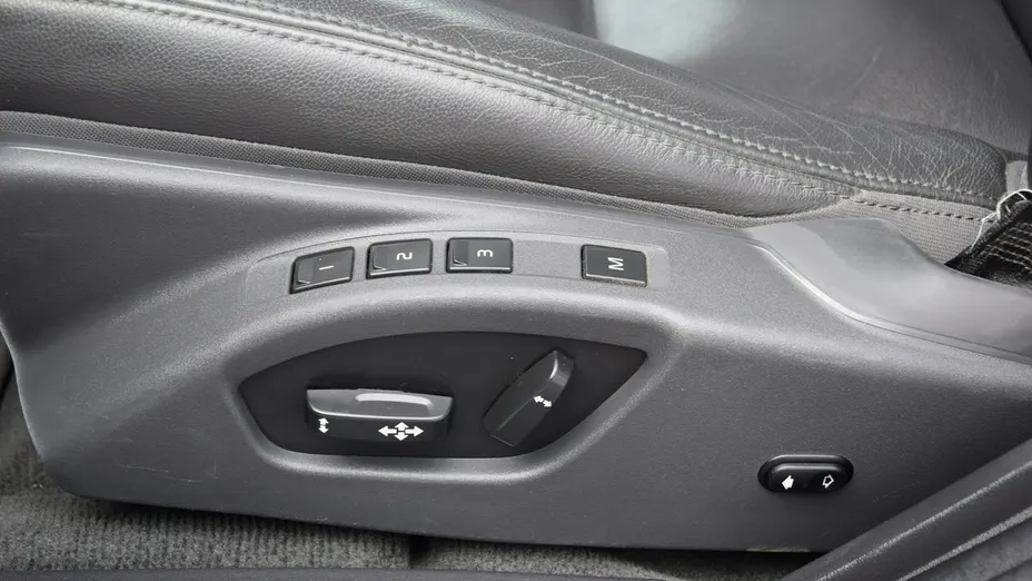 VOLVO V60 -