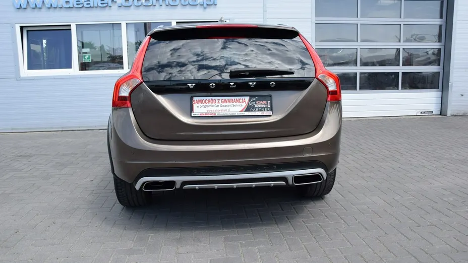 VOLVO V60 -