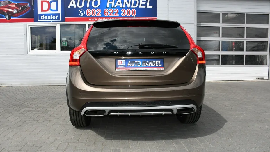 VOLVO V60 -