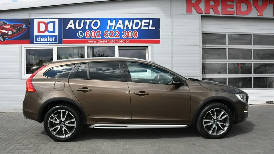 VOLVO V60 -