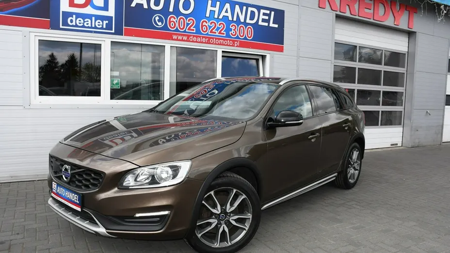 VOLVO V60 -