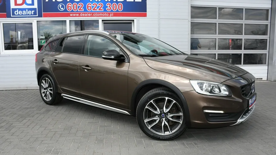 VOLVO V60 -