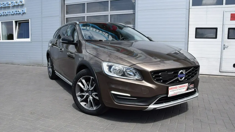 VOLVO V60 -