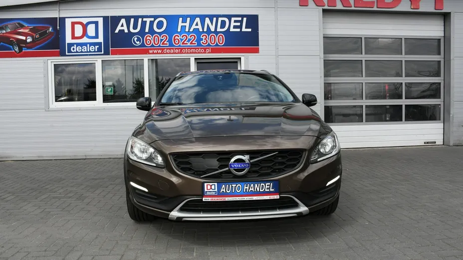 VOLVO V60 -
