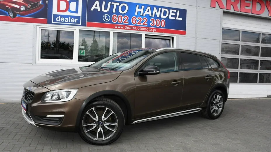 VOLVO V60 -