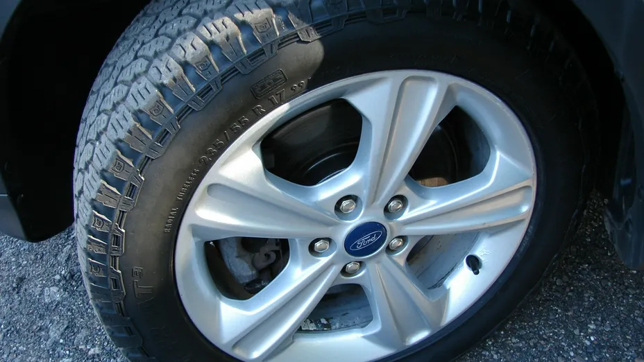FORD Kuga -