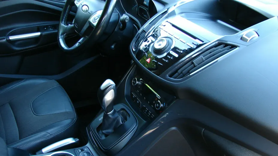 FORD Kuga -