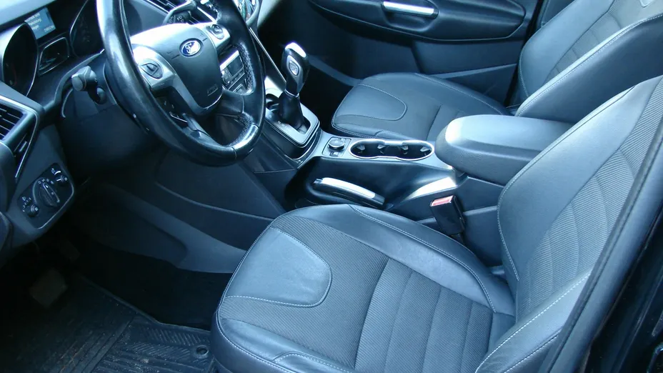 FORD Kuga -