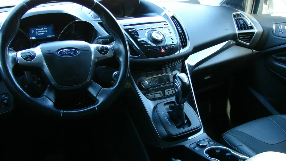 FORD Kuga -