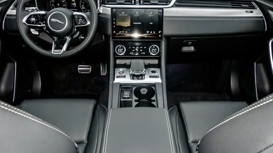 JAGUAR F-Pace -