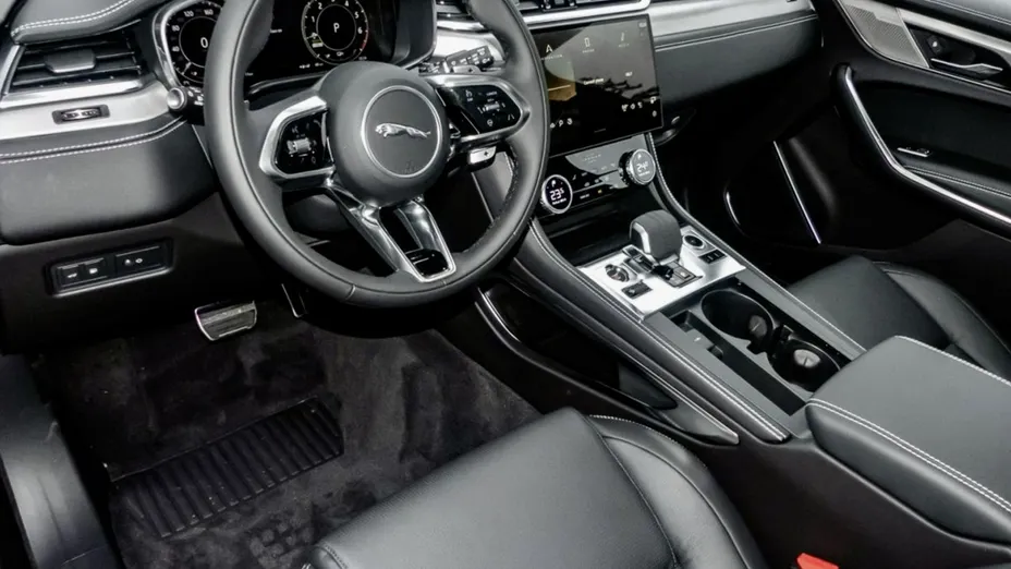 JAGUAR F-Pace -