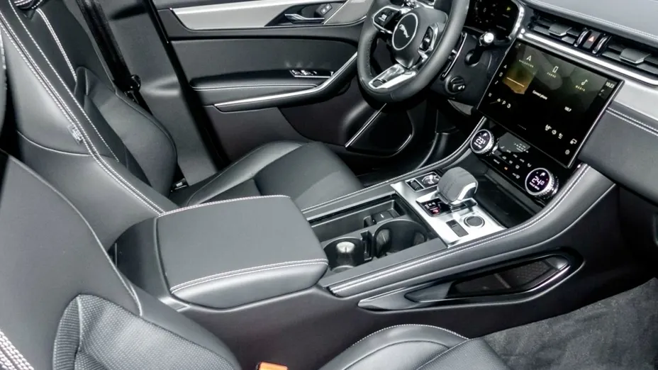 JAGUAR F-Pace -
