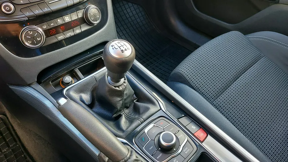 PEUGEOT 508 -