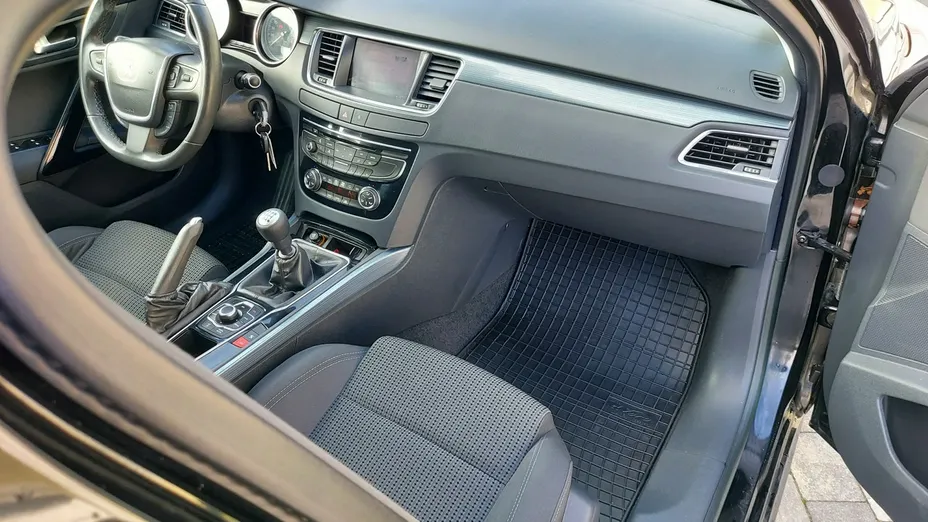 PEUGEOT 508 -