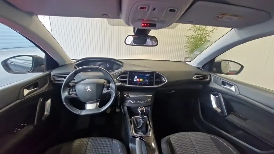 PEUGEOT 308 -