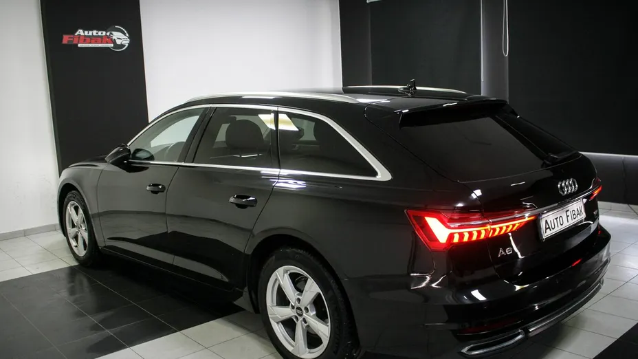 AUDI A6 -