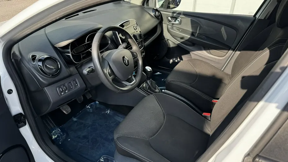 RENAULT Clio -