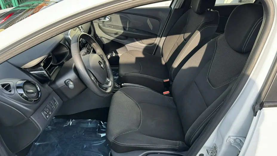RENAULT Clio -
