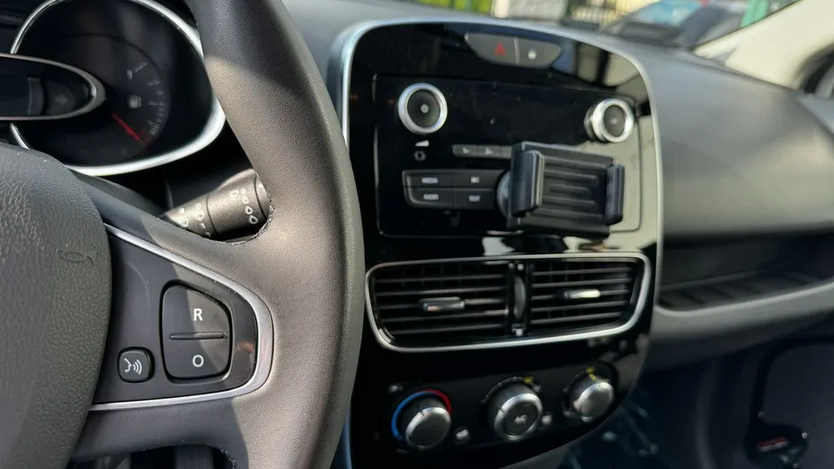 RENAULT Clio -