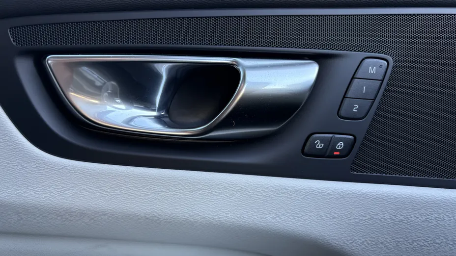 VOLVO XC60 XC60 T6 Plug-In Hybrid AWD Plus Bright aut