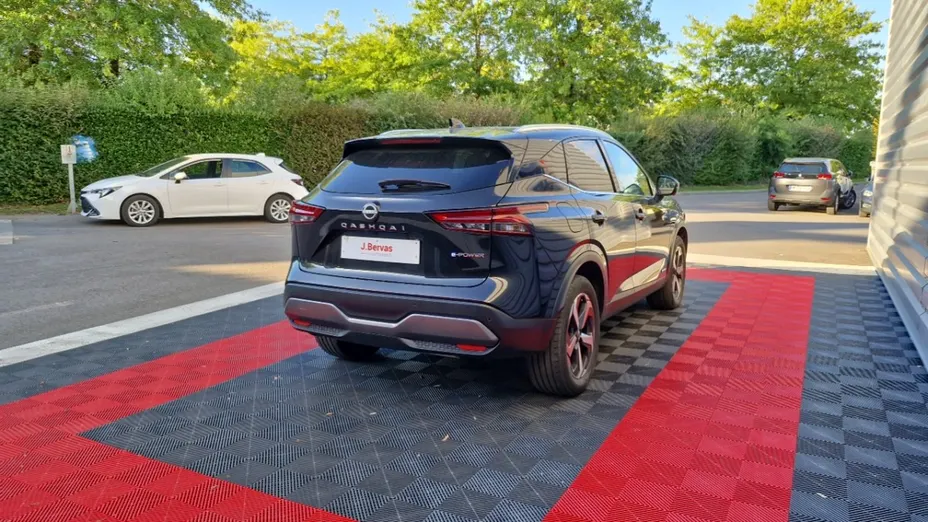 NISSAN Qashqai -
