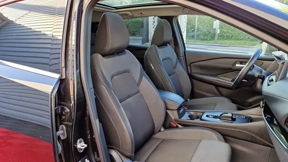 NISSAN Qashqai -