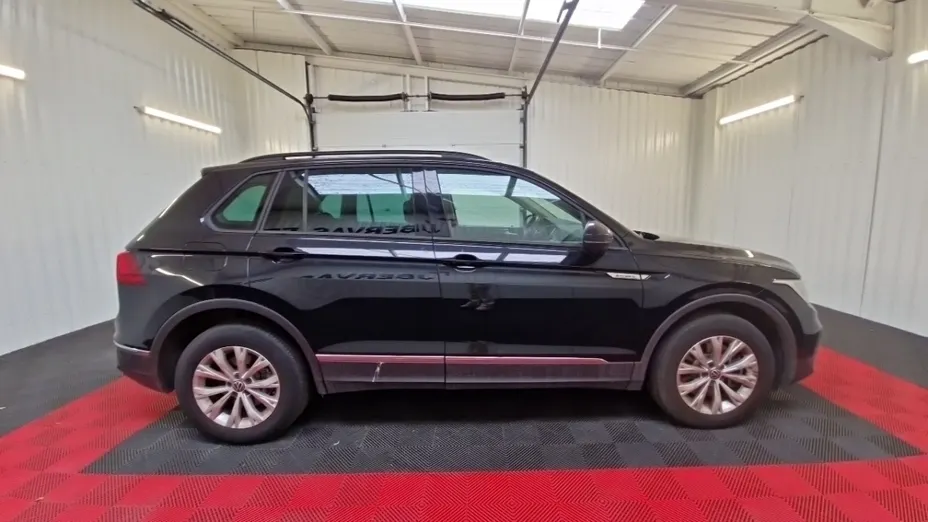 Volkswagen Tiguan -