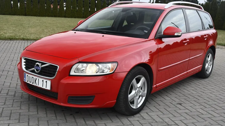 VOLVO V50 -