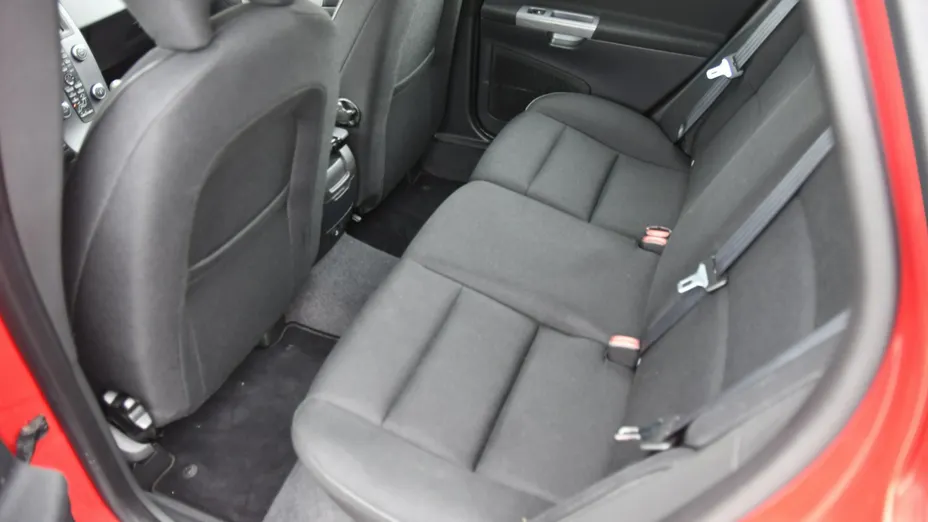 VOLVO V50 -