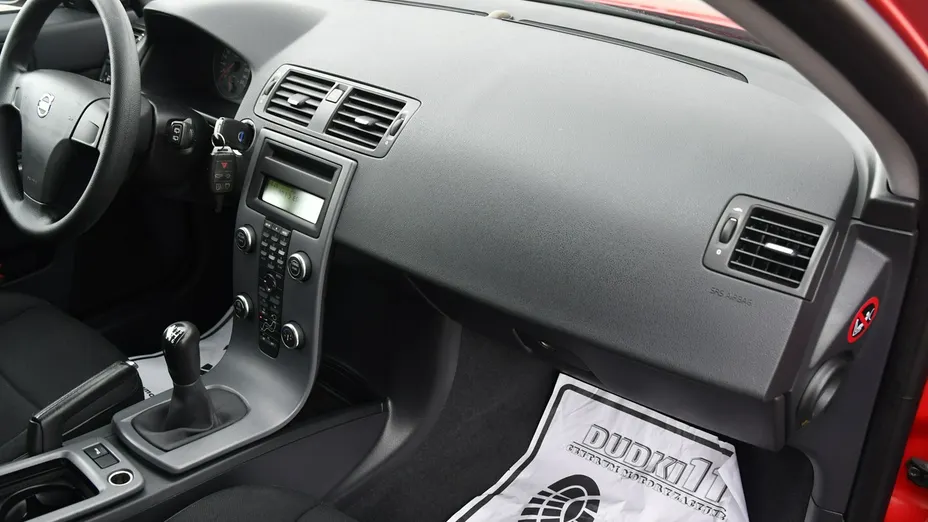 VOLVO V50 -