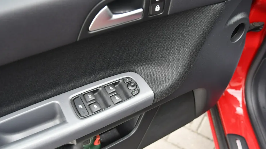 VOLVO V50 -