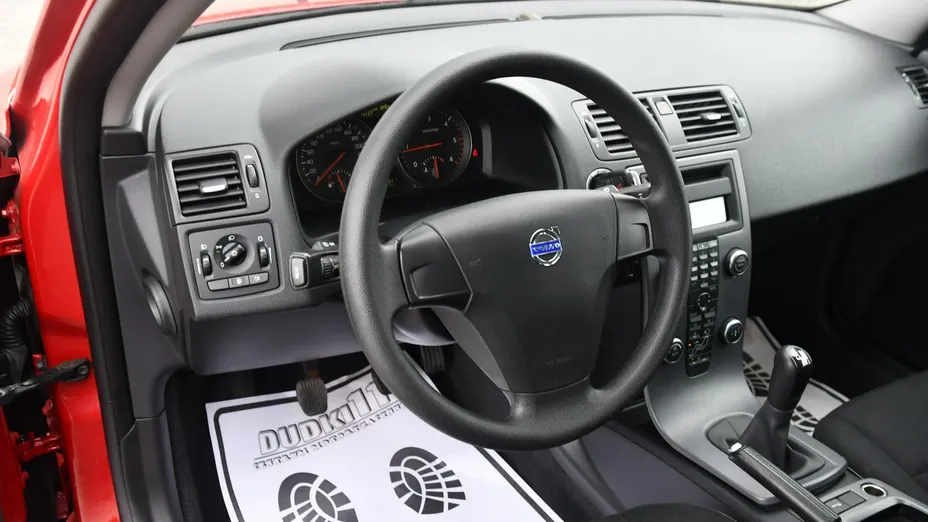 VOLVO V50 -