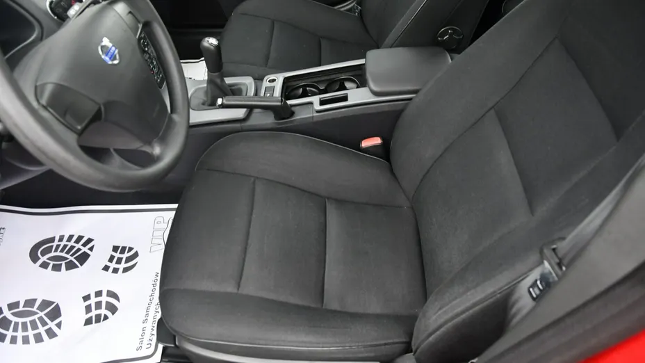 VOLVO V50 -