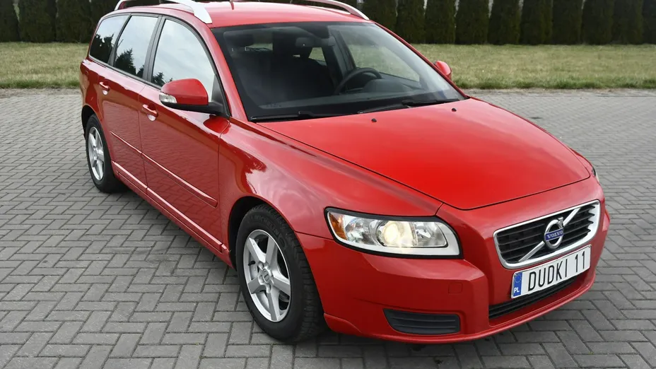 VOLVO V50 -