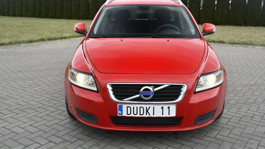 VOLVO V50 -
