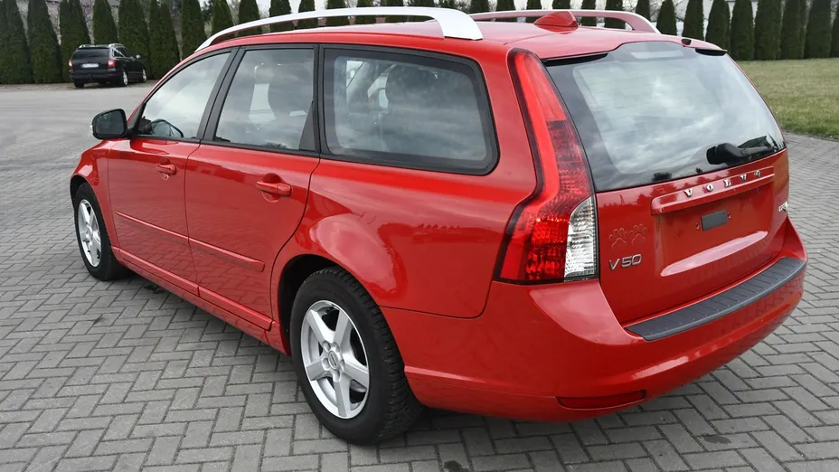 VOLVO V50 -