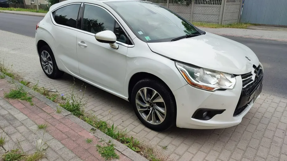 CITROEN DS4 -