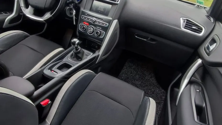CITROEN DS4 -