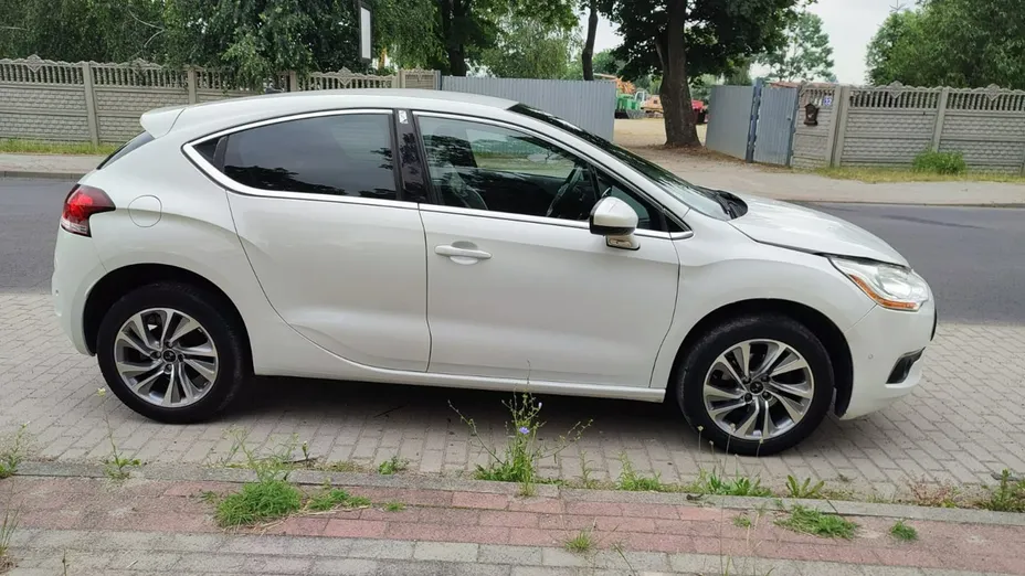 CITROEN DS4 -