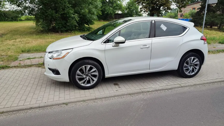 CITROEN DS4 -