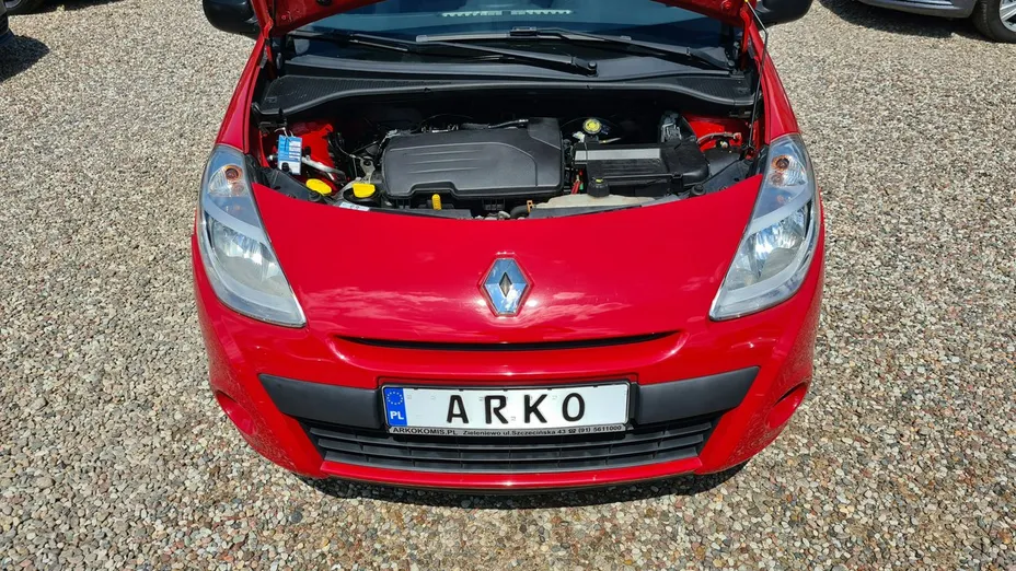 RENAULT Clio -