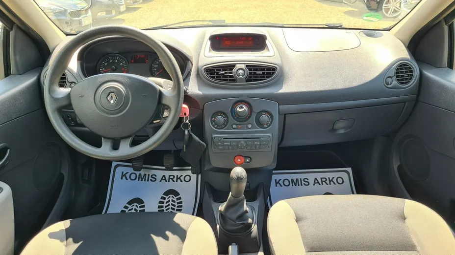 RENAULT Clio -