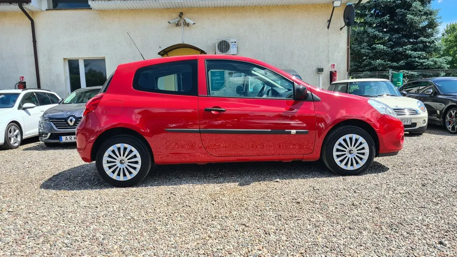 RENAULT Clio -